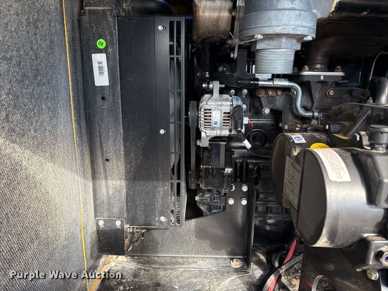 image for item EG1814 2022 Vermeer LP573SDT vacuum excavator