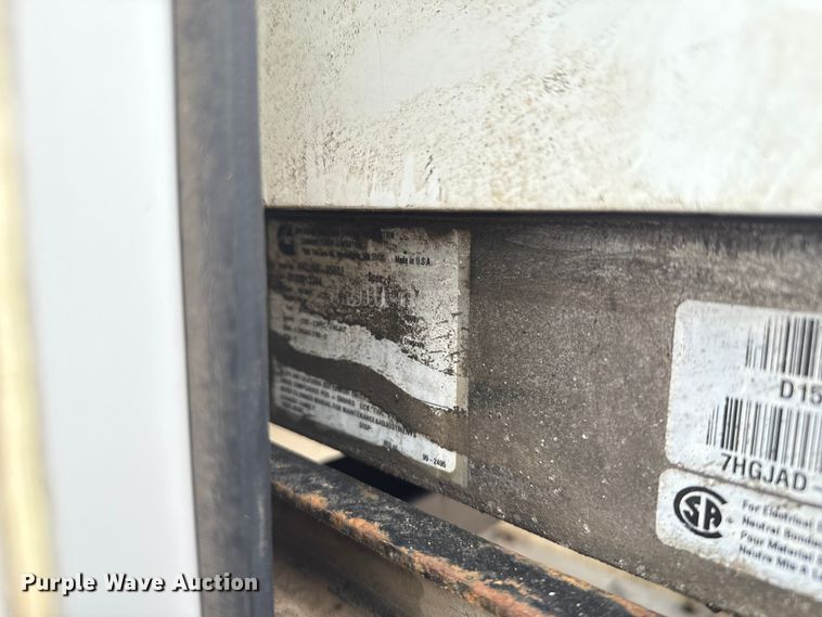 image for item EG1826 2015 Chevrolet Silverado 3500HD utility bed pickup truck