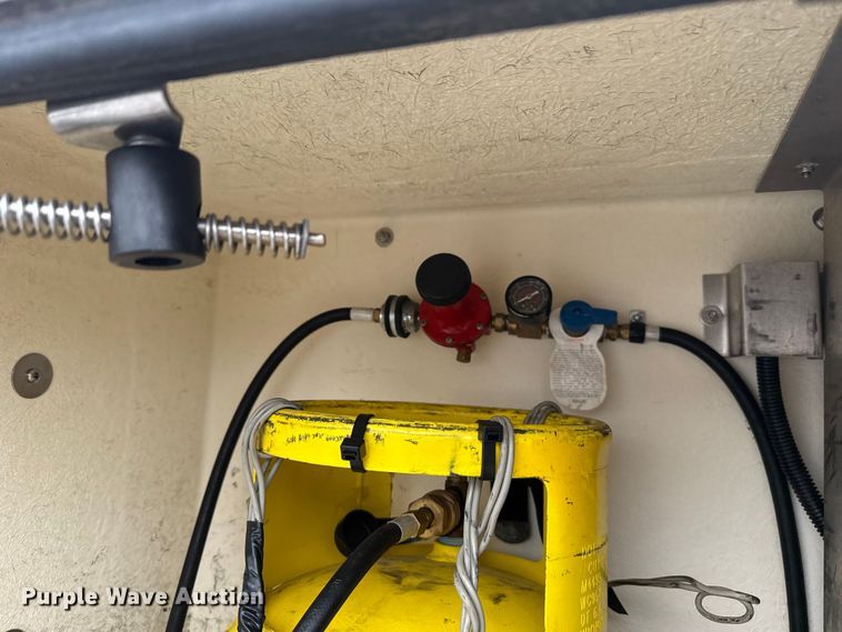 image for item EG1826 2015 Chevrolet Silverado 3500HD utility bed pickup truck