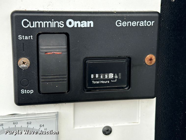 image for item EG1826 2015 Chevrolet Silverado 3500HD utility bed pickup truck