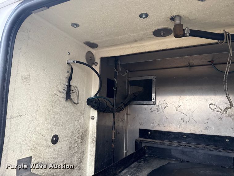 image for item EG1826 2015 Chevrolet Silverado 3500HD utility bed pickup truck