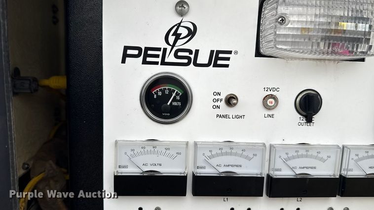 image for item EG1826 2015 Chevrolet Silverado 3500HD utility bed pickup truck