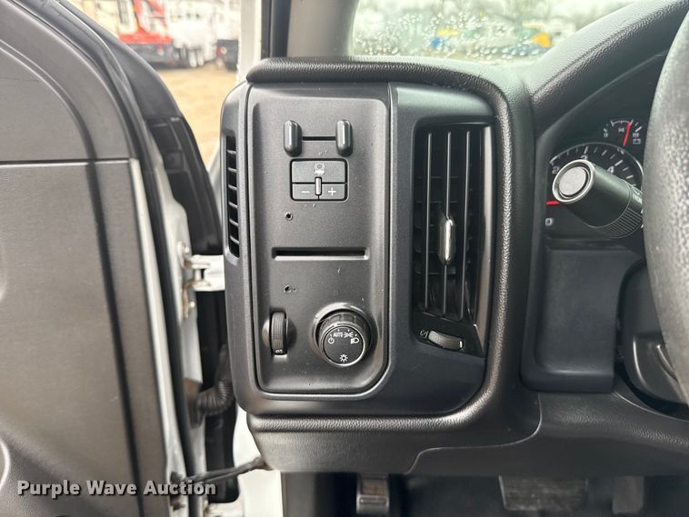 image for item EG1826 2015 Chevrolet Silverado 3500HD utility bed pickup truck