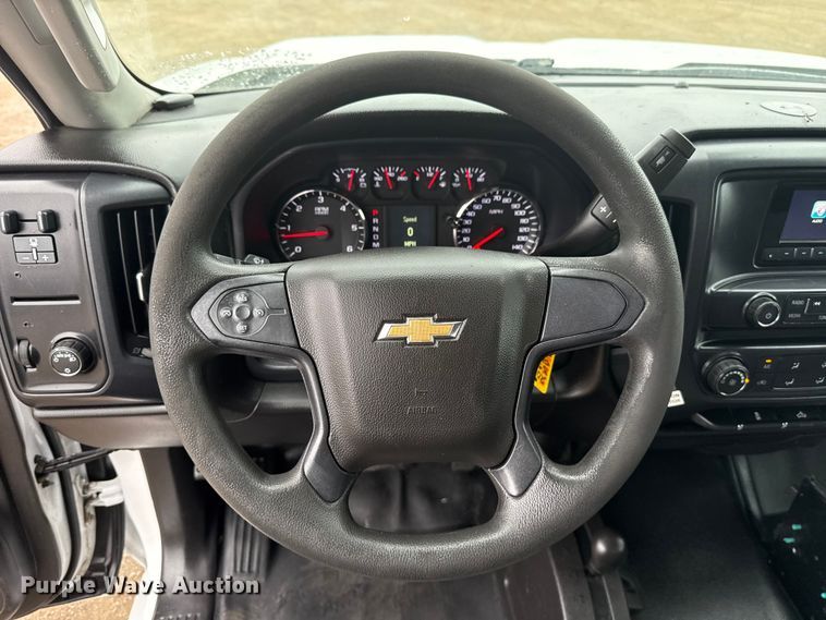 image for item EG1826 2015 Chevrolet Silverado 3500HD utility bed pickup truck