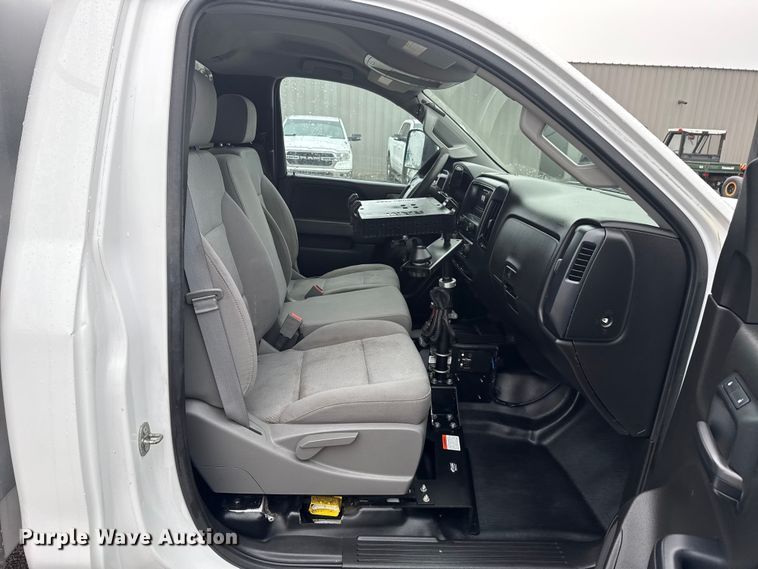 image for item EG1826 2015 Chevrolet Silverado 3500HD utility bed pickup truck