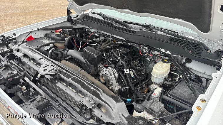 image for item EG1826 2015 Chevrolet Silverado 3500HD utility bed pickup truck