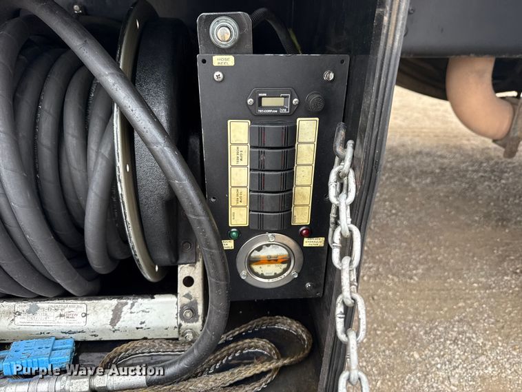 image for item EG1827 2010 Freightliner Business Class M2 crane truck