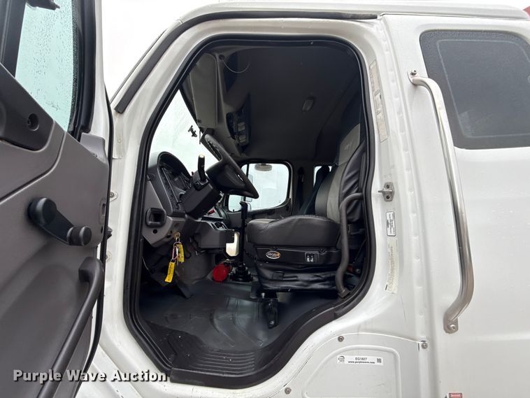 image for item EG1827 2010 Freightliner Business Class M2 crane truck