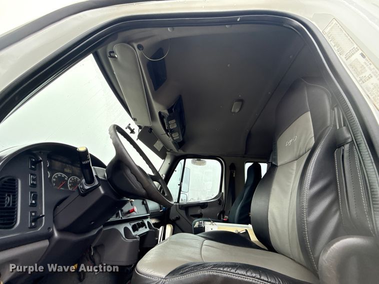 image for item EG1827 2010 Freightliner Business Class M2 crane truck