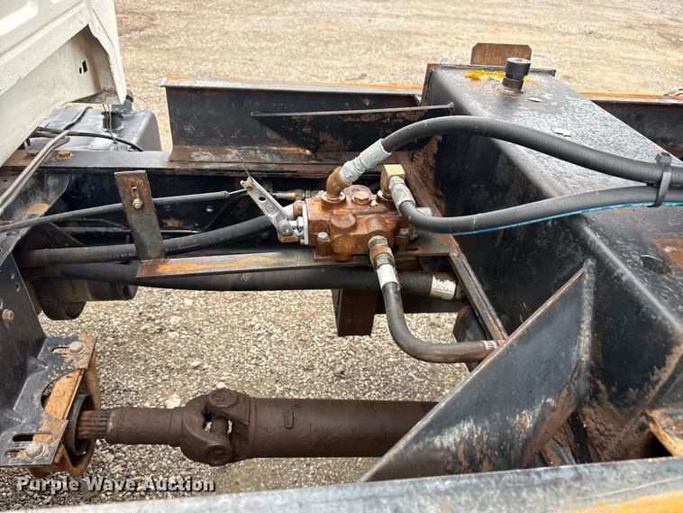 image for item EG1840 1998 Ford F700 dump truck