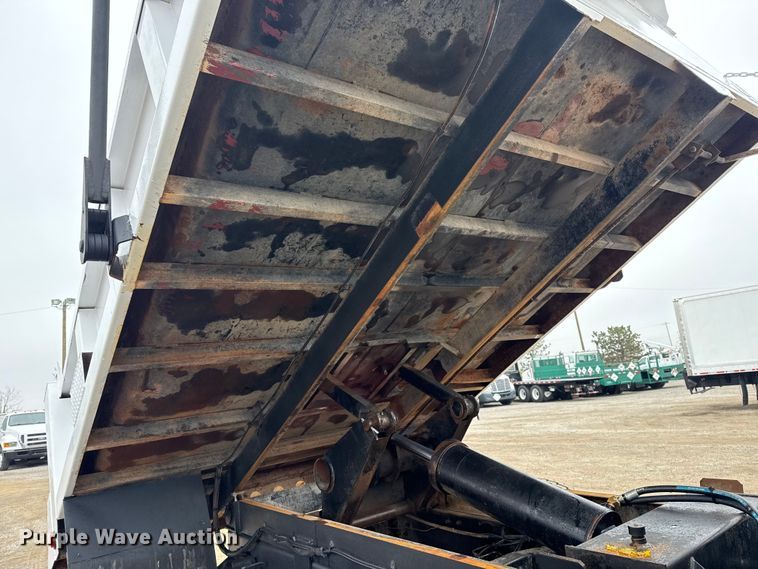 image for item EG1840 1998 Ford F700 dump truck