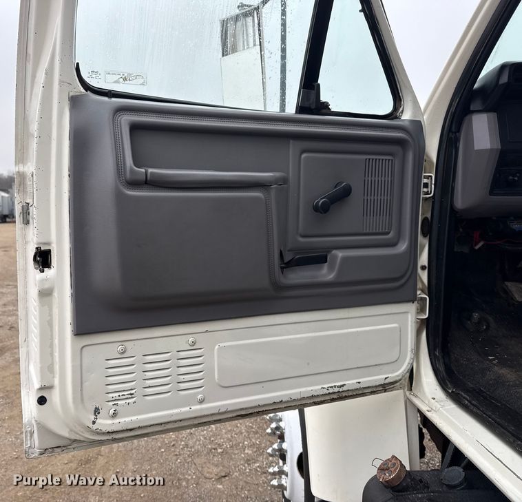 image for item EG1840 1998 Ford F700 dump truck