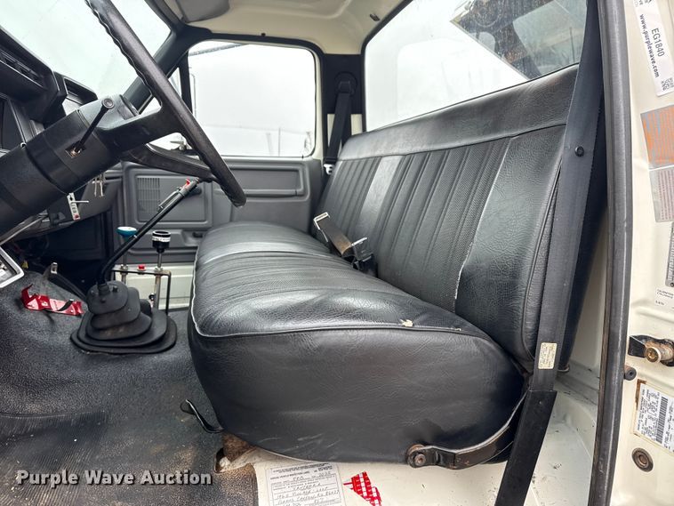 image for item EG1840 1998 Ford F700 dump truck