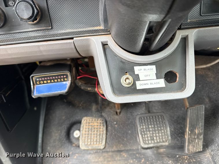 image for item EG1840 1998 Ford F700 dump truck