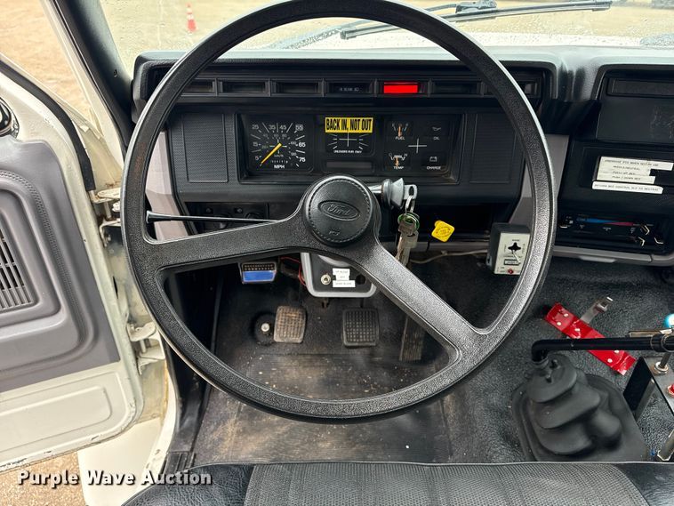 image for item EG1840 1998 Ford F700 dump truck