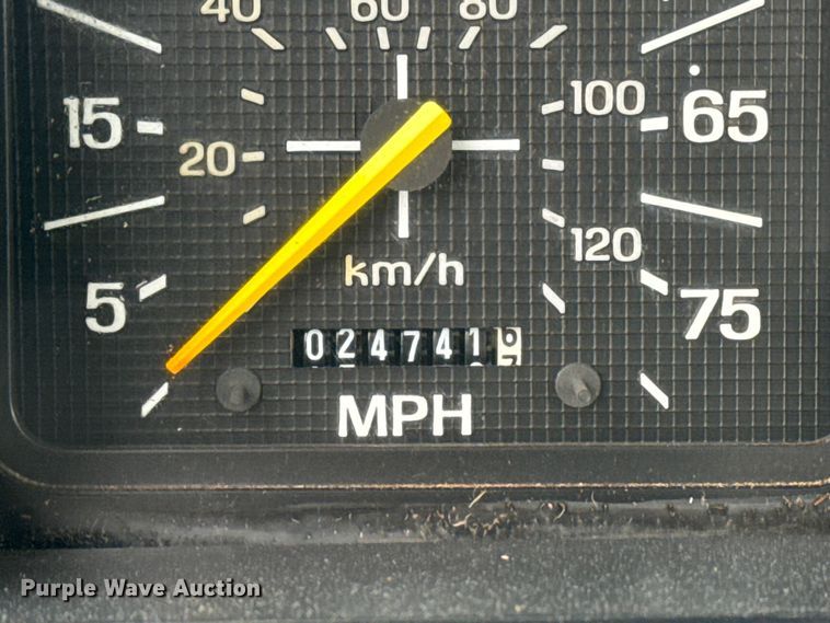 image for item EG1840 1998 Ford F700 dump truck