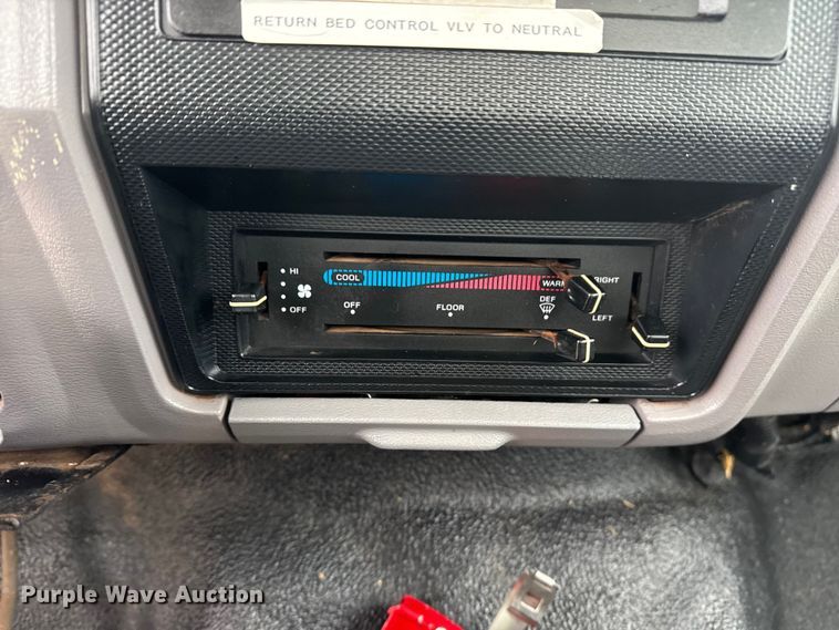 image for item EG1840 1998 Ford F700 dump truck