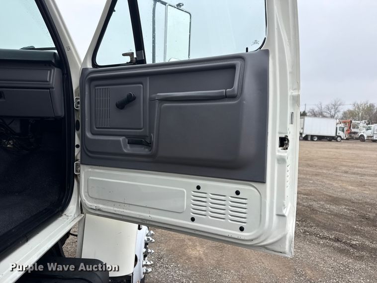 image for item EG1840 1998 Ford F700 dump truck