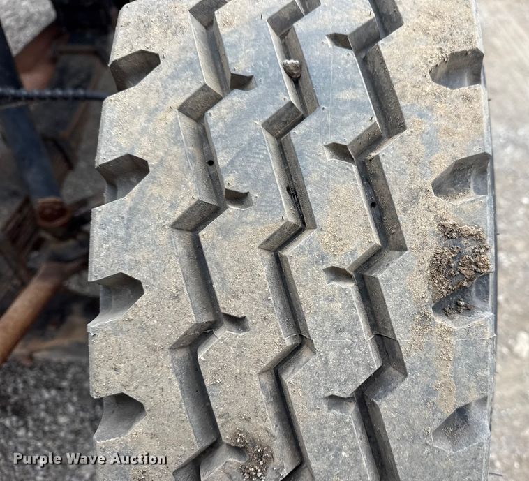 image for item EG1840 1998 Ford F700 dump truck