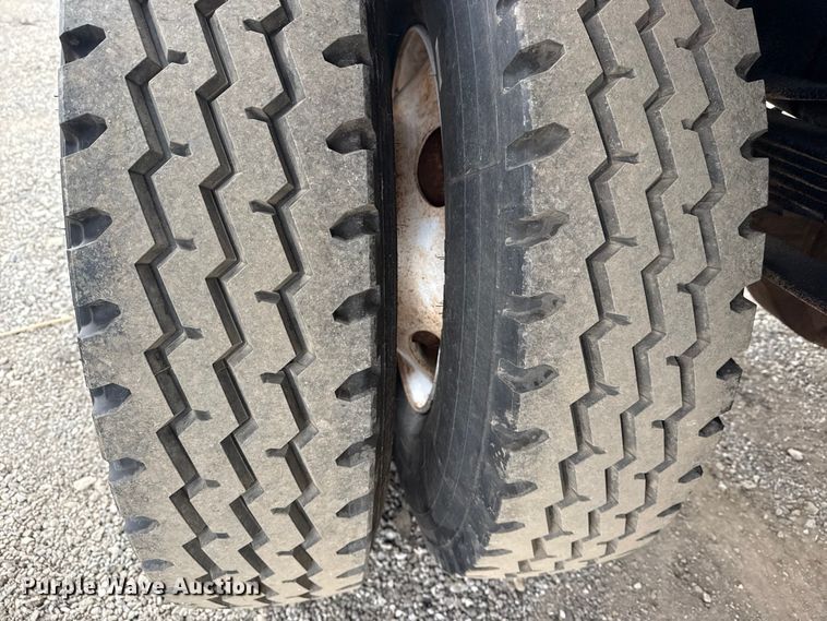 image for item EG1840 1998 Ford F700 dump truck