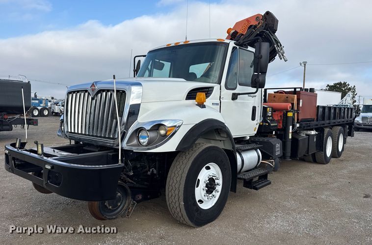 image for item EG1844 2011 International 7500 crane truck