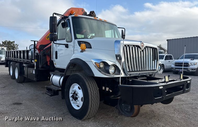 image for item EG1844 2011 International 7500 crane truck