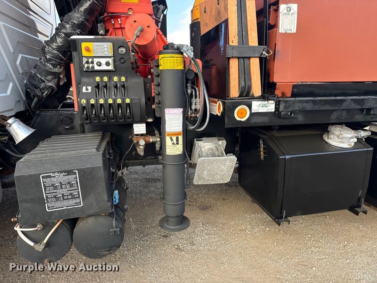 image for item EG1844 2011 International 7500 crane truck