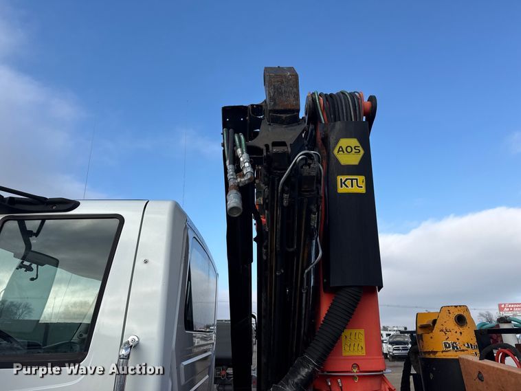 image for item EG1844 2011 International 7500 crane truck