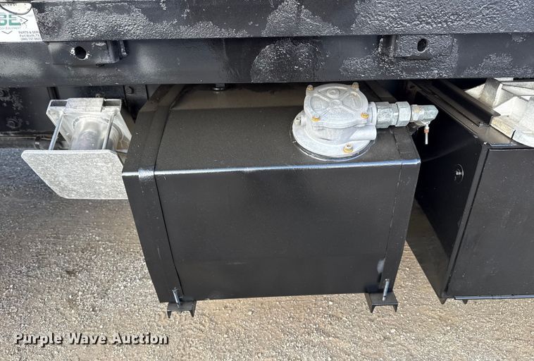 image for item EG1844 2011 International 7500 crane truck