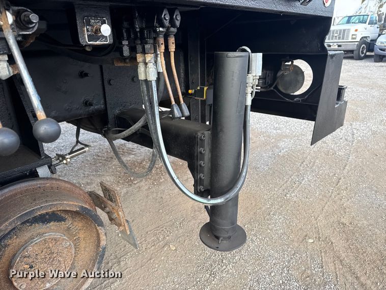 image for item EG1844 2011 International 7500 crane truck