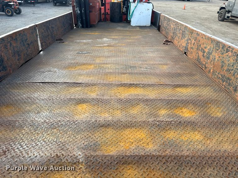 image for item EG1844 2011 International 7500 crane truck