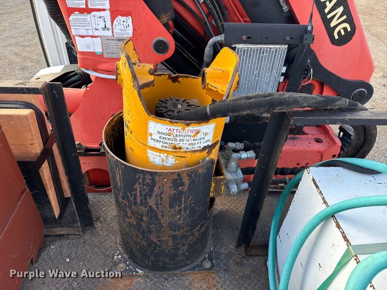 image for item EG1844 2011 International 7500 crane truck