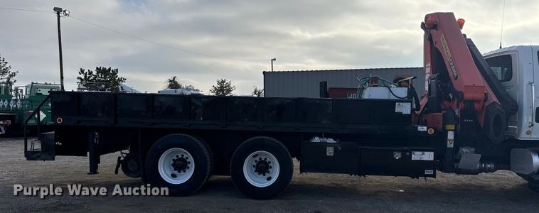 image for item EG1844 2011 International 7500 crane truck