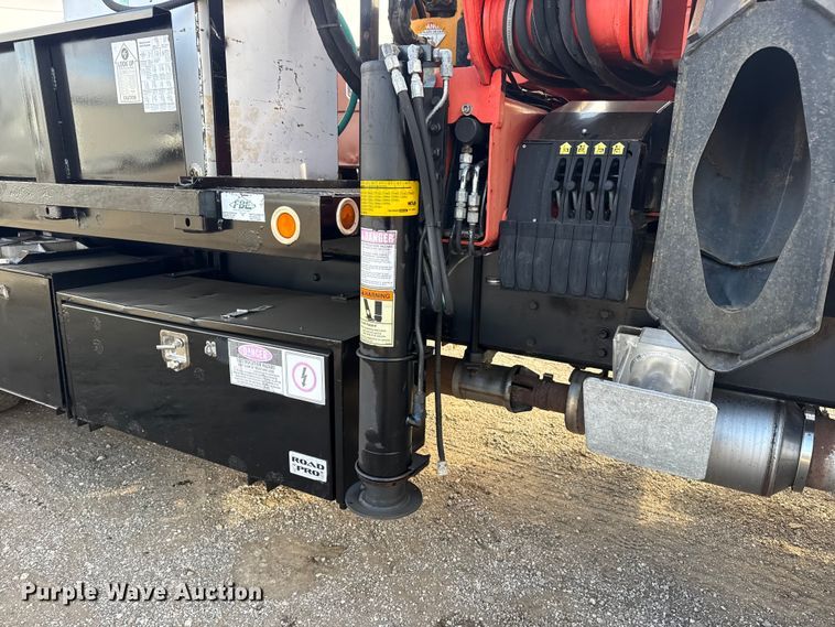 image for item EG1844 2011 International 7500 crane truck