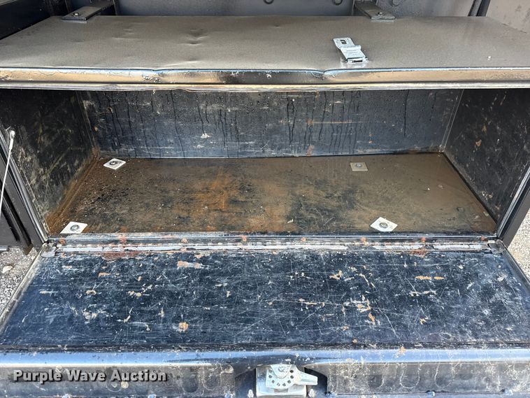 image for item EG1844 2011 International 7500 crane truck