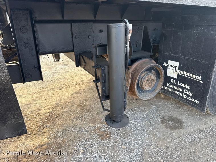 image for item EG1844 2011 International 7500 crane truck