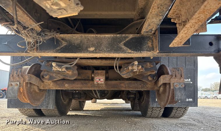 image for item EG1844 2011 International 7500 crane truck