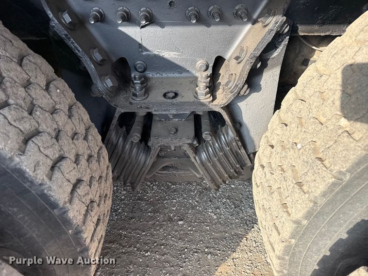 image for item EG1844 2011 International 7500 crane truck