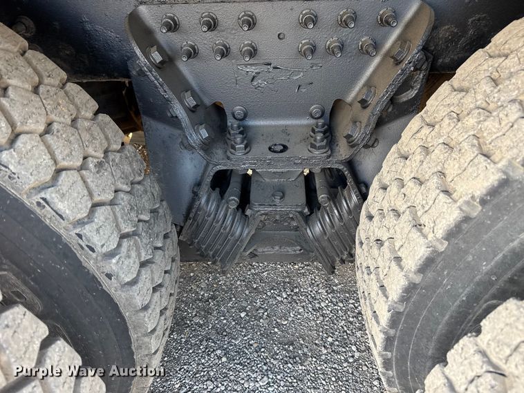 image for item EG1844 2011 International 7500 crane truck