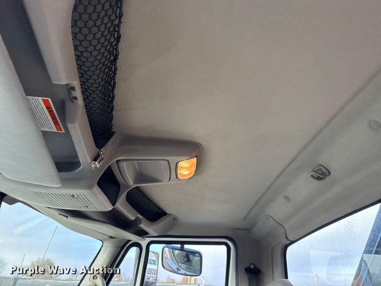 image for item EG1844 2011 International 7500 crane truck