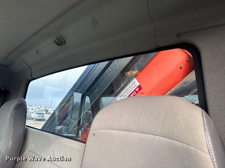 image for item EG1844 2011 International 7500 crane truck