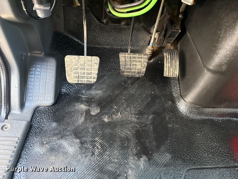 image for item EG1844 2011 International 7500 crane truck