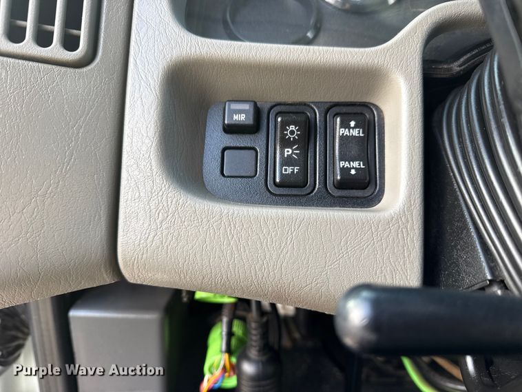 image for item EG1844 2011 International 7500 crane truck