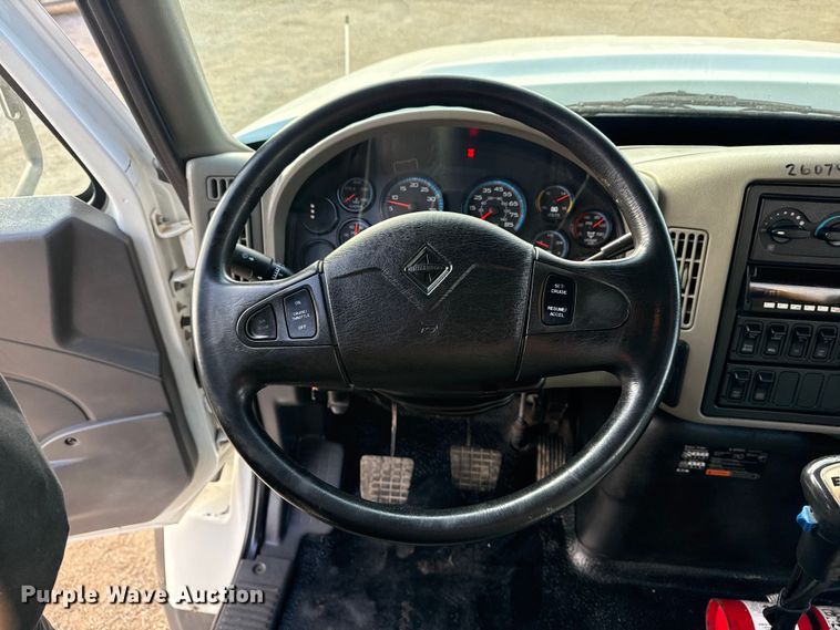 image for item EG1844 2011 International 7500 crane truck