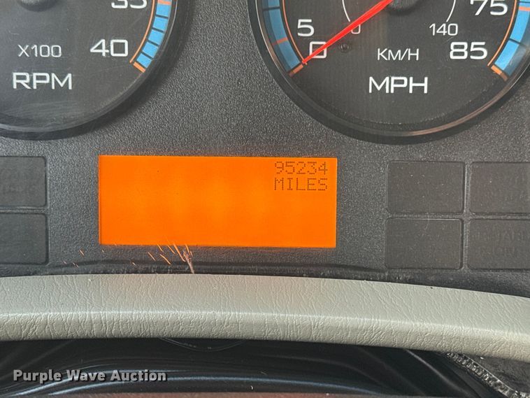 image for item EG1844 2011 International 7500 crane truck