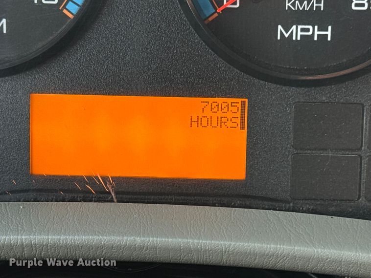 image for item EG1844 2011 International 7500 crane truck