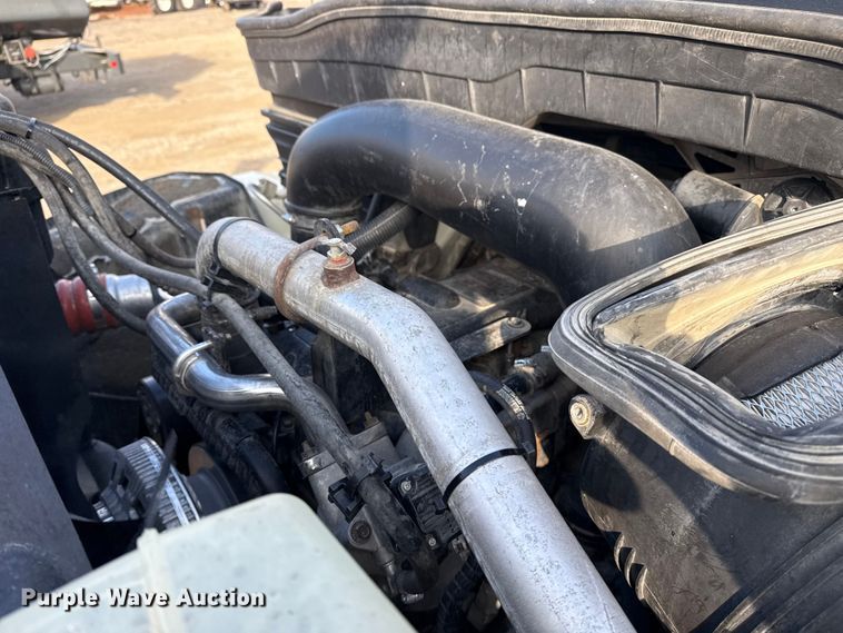 image for item EG1844 2011 International 7500 crane truck