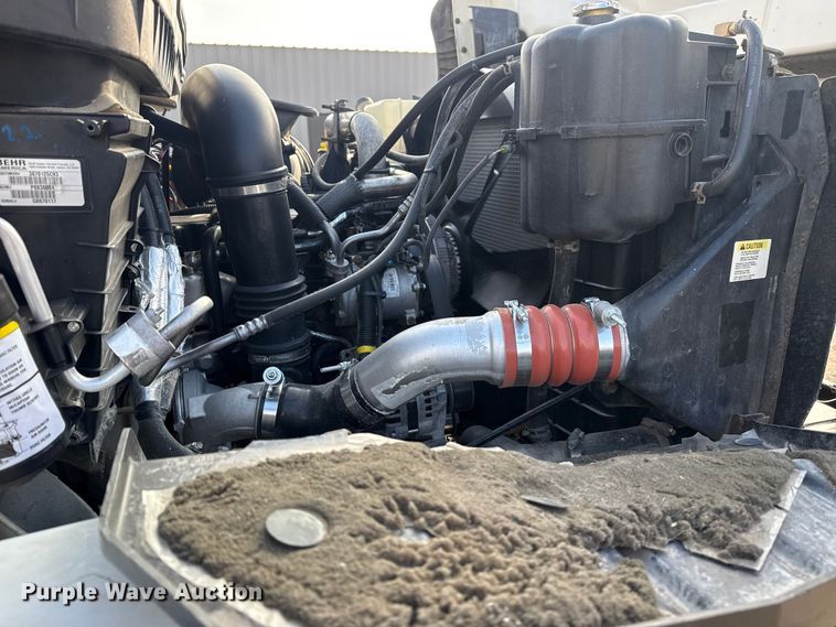 image for item EG1844 2011 International 7500 crane truck