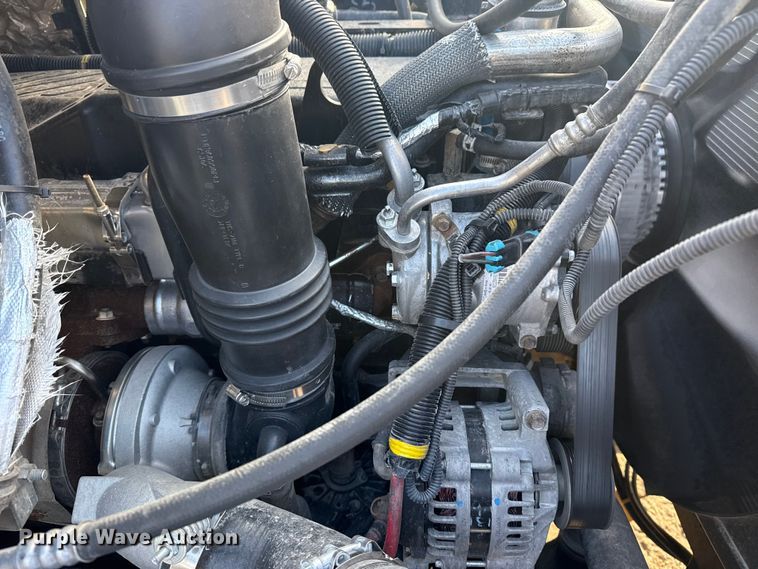 image for item EG1844 2011 International 7500 crane truck