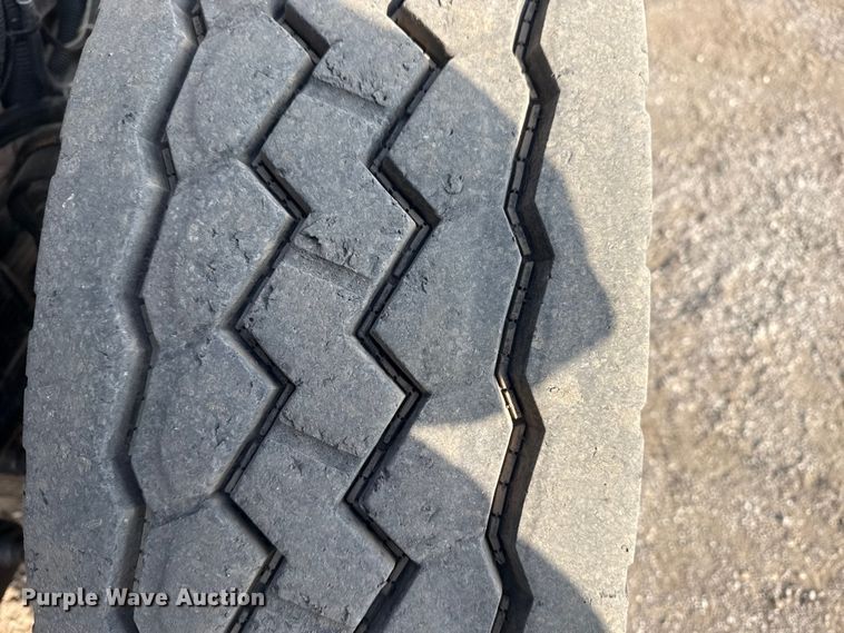 image for item EG1844 2011 International 7500 crane truck